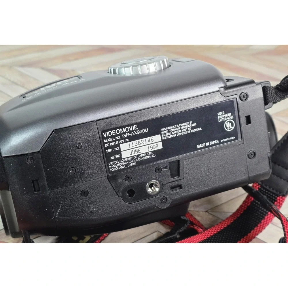 VTG 1998 JVC GR-AX930U Compact VHS Camcorder Videomovie Bundle TESTED Works